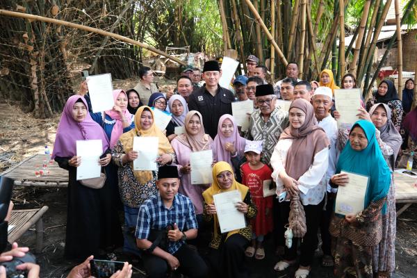 Di Pasuruan, Menteri AHY Ajak Masyarakat Daftarkan Tanahnya untuk Mendapatkan Ni...