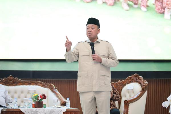 Di Hadapan 86 Kepala Daerah, Menteri Nusron Minta LP2B Dijaga dan Tidak Dijadika...