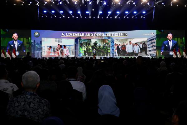 Penutupan ICI 2025: Pemerintah Tegaskan Komitmen Bangun Infrastruktur Berbasis K...