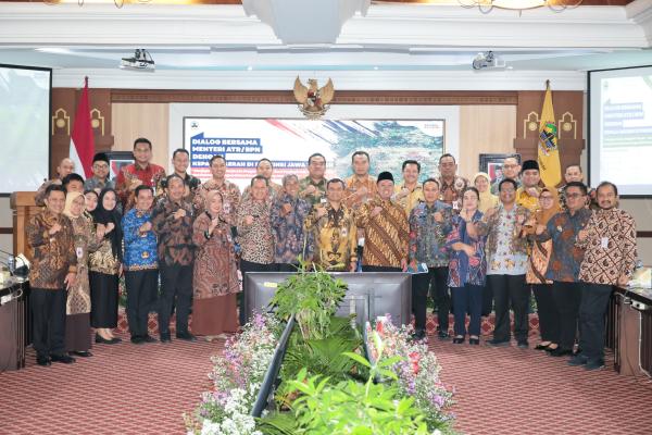 Dialog Bersama Kepala Daerah se-Jawa Tengah, Menteri Nusron Paparkan Peran Pemda...