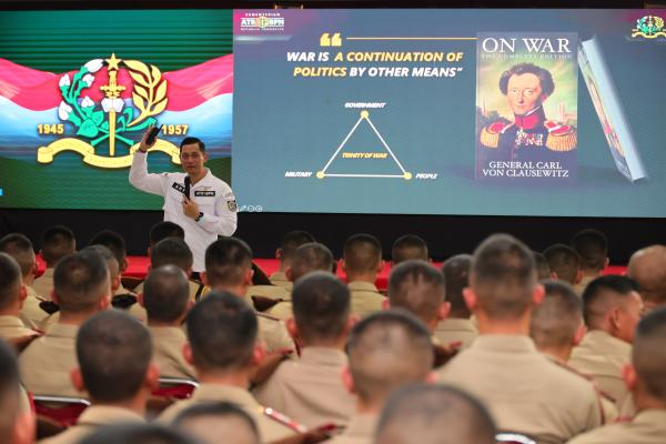 Menteri AHY Motivasi Taruna/i Akmil, Minta Siapkan Diri untuk Pengabdian kepada...