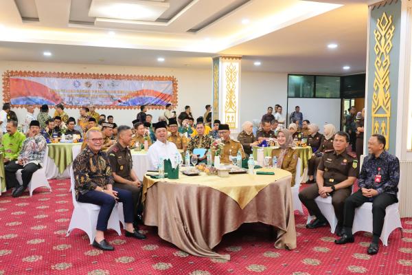 Terima Sertipikat Tanah Wakaf dari Menteri Nusron, Perwakilan NU Lampung Timur A...